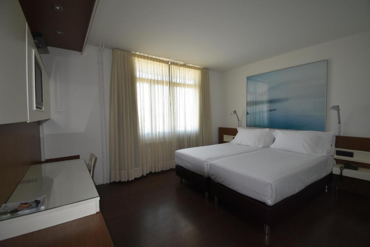 Hotel Los Angeles Guarnizo Exterior photo